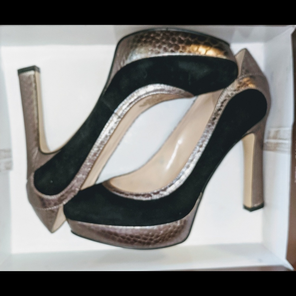 NWT AUDREY BROOKE BLACK SUEDE HEELS SIZE 6.5 - Picture 1 of 7